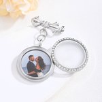 Personalisierte Bogen Zirkon Foto Revers Brosche Pin mit Text Hochzeit Graduierung Jahrestag Geschenk für Newlyweds Absolventen