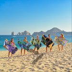 Serviette de plage tropicale vibe personnalisée avec nom et motif de fleur - Cadeau d'été de vacances pour femmes et filles