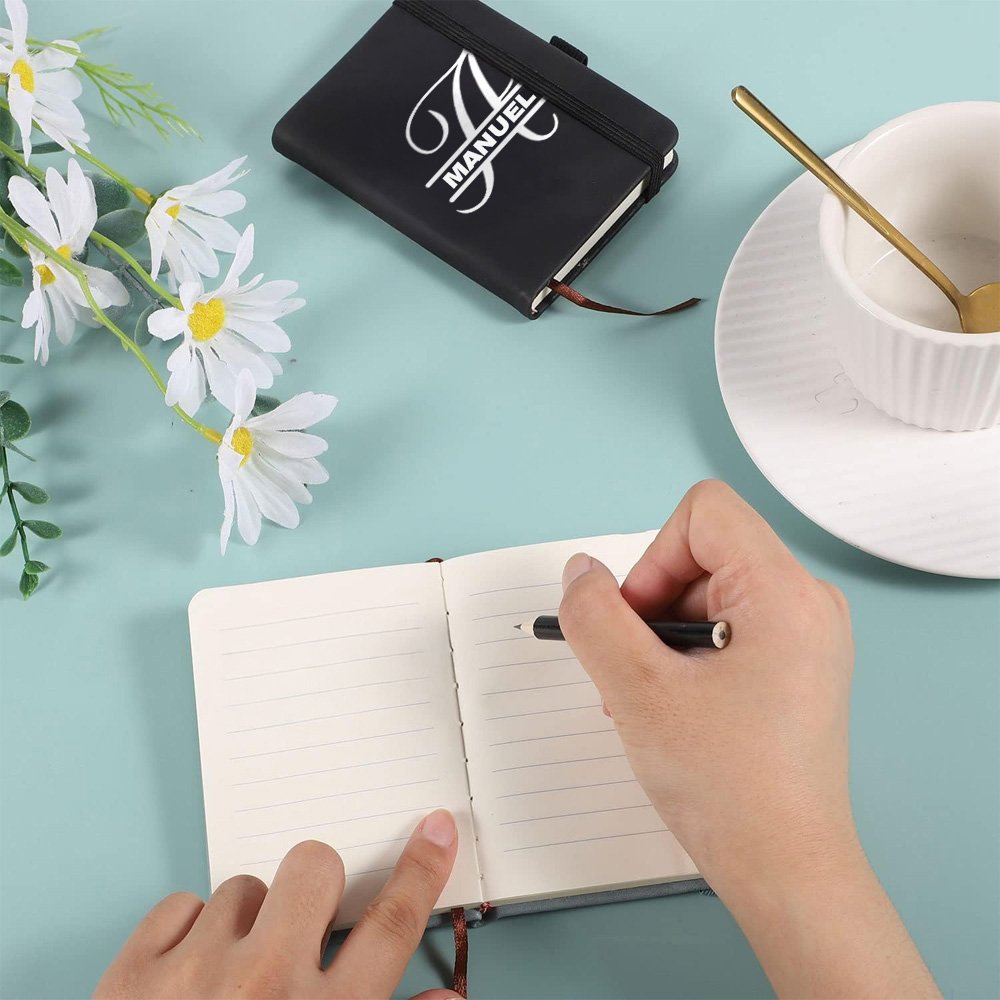 Cuaderno de bolsillo personalizada cuero de PU A7 con inicial floral y nombre accesorio de viaje regalo de fiestas para oficinistas y profesores 3