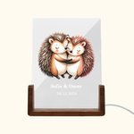 Luce notturna LED con base in legno personalizzato con nomi di coppie e data design coppie di animali della foresta regalo di San Valentino per coppia