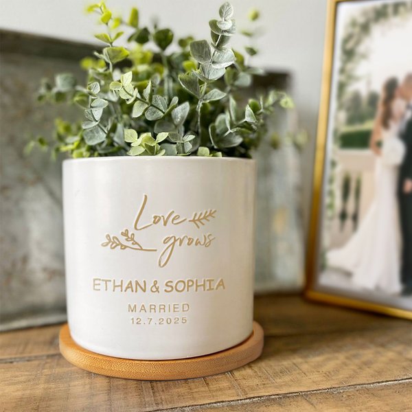 Personalized Love Grows Name Ceramic Succulent Planter Pot with Drainage Hole and Bamboo Base Home Decor Wedding Gift for Lover