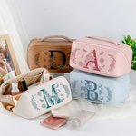 Henkilökohtainen Floral Initial Wide Opening PU Nahka Makeup Bag nimi Travel Essentials syntymäpäivä vuosipäivä lahja naisille