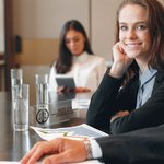 Spersonalizowana akrylowa waga imienna z pozycją na biurku Wdzięczność Prezent urodzinowy dla prawnika Personel prawny