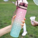 Personalisierte 945 ml Sport Trinkflasche mit Cartoon Sportlerin Trink-Erinnerung und Namen Tennis Badminton Geburtstag Geschenk für Sportliebhaber