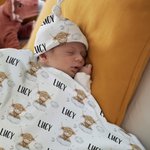 Personlig søt sky Moon Highland Cow Baby Swaddle Knotted Hat Set Teppe med navn Kommer hjem antrekk Bursdag Baby Shower Gave til nyfødte