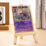 Gepersonaliseerde Foto Klassieke TCG Pokékaart met Tekst en Houten Standaard Vaderdag Valentijnsdag Verjaardagscadeau voor Koppels en Vrienden