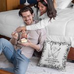 Personalisierte Toile De Jouy Holding Hands I'M Keeping You Throw Kissenbezug mit Namen Home Decor Geburtstag Jahrestag Geschenk für Paar Familie