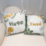 Taie d'Oreiller Personnalisée avec Nom Style de Dinosaure Cartoon Décoration de Chambre Cadeau Anniversaire pour Enfant