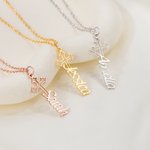 Collana personalizzata con il nome della Santa Croce Gioielli delicati Regalo di compleanno e anniversario per le donne