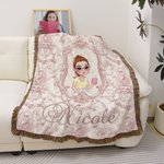 Spersonalizowany koc Toile De Jouy Cartoon Character Tassel z frędzlami z imieniem i nazwiskiem Prezent ślubny, urodzinowy, rocznicowy dla kobiet i dziewcząt
