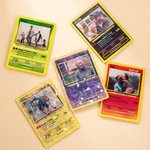 Tarjeta Poke TCG clásica personalizada con texto y soporte de madera regalo de cumpleaños o el Día del Padre para la familia
