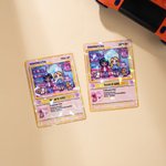 Gepersonaliseerde Schattige Pixel Paar Karakter TCG Klassieke Poke Kaart met Tekst en Houten Houder Bruiloft Valentijnsdag Verjaardagscadeau voor Paar