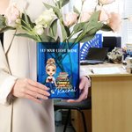 Henkilökohtainen Floral Book Cartoon Reading Character Clear Acrylic Book Vase nimi otsikko Syntymäpäivä Valmistuminen lahja kirjan rakastajaan