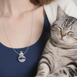 Personalizado Pet Remembrance Claro collar de cristal de almacenamiento de pelo con el nombre Memorial Aniversario Cumpleaños Regalo para las mujeres Pet Lovers