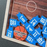 Personalisierte Basketball Fußball Fußball Fußballfeld Shaker Kühlschrankmagnet mit 1-15 Namen und Zahlen Team Club Anerkennung Geschenk für Trainer Teamkollege
