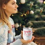 Sombrero de Santa Claus personalizado con tema navideño de bastones de caramelo Vaso de vino isotérmico de 12 oz con labio y nombre Decoración del hogar Regalo navideño para un amigo de la familia