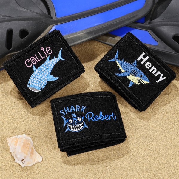 Personalisiertes besticktes Tarierjacken-Kennzeichnungsetikett mit Hai-Motiv und Namensgravur Wassersport Zubehör Geschenk für Tauchen-Liebhaber