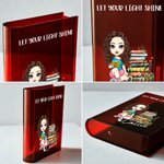 Henkilökohtainen Floral Book Cartoon Reading Character Clear Acrylic Book Vase nimi otsikko Syntymäpäivä Valmistuminen lahja kirjan rakastajaan