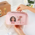 Personalisierte Kosmetiktasche aus PU-Leder mit Cartoon-Charakter Geburtsblume Namen Reisenzubehör Geburtstag Jahrestag Geschenk für Damen