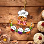 Personlig tårta pepparkaksbagare akrylprydnad med titel och namn julgran heminredning jubileumsgåva till mamma mormor