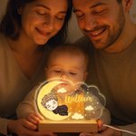 Personalisert LED-nattlys i skyform med tegneseriefigur og trebunn og navn Barnehagedekorasjon Bursdagsgave til babyer