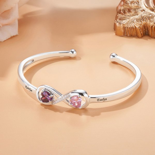 Bracelet manchette personnalisé en argent sterling avec un double coeur en pierres de naissance et un nom gravé Cadeau d'anniversaire pour femmes à la Saint-Valentin