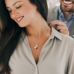 Collier de pierres précieuses en forme de coeur avec pierre de naissance et texte Cadeau d'anniversaire pour femmes