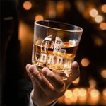 Personalisierte Vintage Football Thema Whiskey Dekanter mit eingraviertem Namen Bar Zubehör Jahrestag Geburtstag Geschenk für Whiskey Liquor Liebhaber