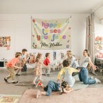 Personlig Happy to See Your Face Flower Rainbow Tapestry med text Klassrumsinredning Tillbaka till skolan Present till lärare
