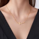 Personalisierte seitlich gebogene Kreuz Halskette mit Namen zierlichen Schmuck Geburtstag Jahrestag Kommunion Geschenk für Frauen