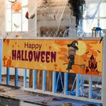 Spersonalizowany baner z postacią czarownicy z imieniem i tekstem Dekoracja na Halloween Upiorny prezent dla kobiet i przyjaciół