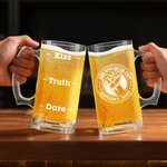 Personalisierte Faust Design lustigen Text 16,6 oz Bierglas mit Namen und Griff Cheers Herausforderung Bar Spiel Oktoberfest Geschenk für Familie Freunde Bierliebhaber