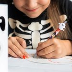 Spersonalizowane pióro kulkowe w kształcie dyni z imieniem i nazwiskiem na Halloween dla dzieci