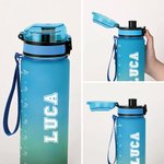 Borraccia sportiva da 1000 ml personalizzata con nome e timeline personaggio in stile cartone animato regalo di compleanno per amanti dello sport