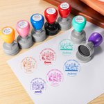 Gepersonaliseerde Multicolor Bloemen Boek Patroon Stempel met Tekst en Naam Lerarendag Lezen Motivatie Verjaardagscadeau voor leraren Boekenliefhebbers