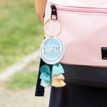 Personalisierte Multicolor überlappenden Kreis Acryl Tasche Charme mit Namen und Quaste Strand Party Geburtstag Geschenk für Familie Freund