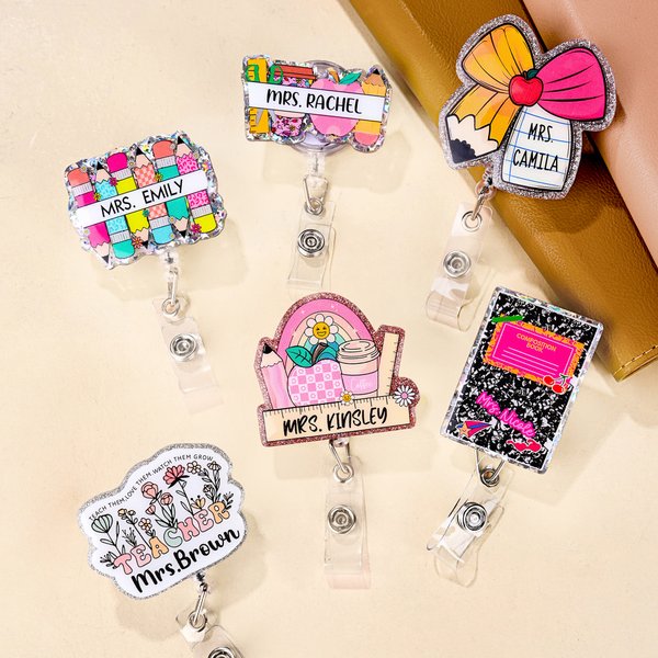 Gepersonaliseerde Glitter Leraar Intrekbare Badge Haspel met Titel Achternaam en Clip Terug naar School Lerarendag Appreciation Gift voor leraren Opvoeders