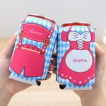 Gepersonaliseerde traditionele kostuums Geïsoleerde 12oz - 16oz Bier Can Cooler Sleeve met naam Oktoberfest Decoratie Barbeque Party Gift voor familie