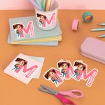 Adesivi impermeabili personalizzati con personaggio iniziale e nome contorno ritagliato regalo di compleanno o ritorno a scuola per ragazzi