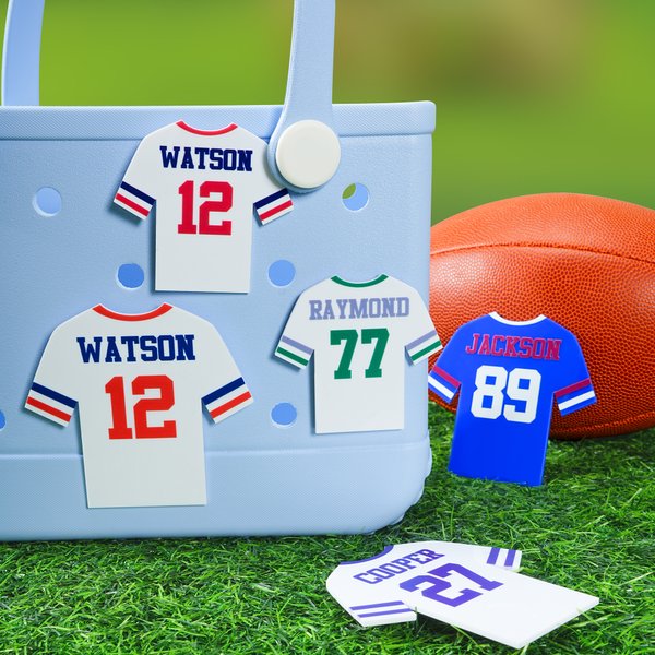 Personalisierte Fußballtrikot Tasche Charm Button mit Namen und Nummer Zubehör für Bogg Game Team Geburtstag Geschenk für Sportliebhaber