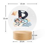 Personalisiertes LED-Nachtlicht im Kleiner-Astronaut-Design mit Initiale Namen und Hölzerner Basis Geburtstag Baby Taufe Geschenk für Kinder Mütter