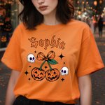 Spersonalizowana miękka koszulka z imieniem i nazwiskiem Cherry Bow Pumpkin do noszenia na co dzień Upiorny prezent na Halloween dla przyjaciela rodziny