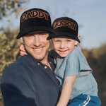 Henkilökohtainen Monivärinen säädettävä Baseball Cap nimi Travel Accessory Syntymäpäivä lahja isälle Lapset
