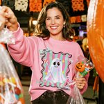 Personalisiertes Halloween T-Shirt Sweatshirt im Preppy-Coquette-Stil mit Initiale Party Geschenk für Familie Freunde