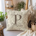 Housse de Coussin Personnalisée avec Motif Toile de Jouy Fleuri Initiale et Nom Décoration Maison Cadeau d’Anniversaire Noël pour Femme