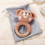 Sonaglio in legno personalizzato con nome inciso e animale all’uncinetto anello da dentizione regalo di baby shower o compleanno per neonati