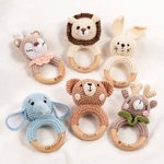 Sonaglio in legno personalizzato con nome inciso e animale all’uncinetto anello da dentizione regalo di baby shower o compleanno per neonati