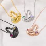 Collier Forme de Cygne Personnalisé avec Pierres de Naissance et Texte ou Nom Carte Cadeau de Fête des Mères pour les Femmes