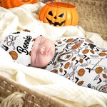 Calabaza fantasma personalizado suave manta del bebé Swaddle nudo sombrero conjunto con el nombre de Halloween regalo para los nuevos padres