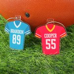 Personalisierte Multicolor Fußball Trikot Acryl Schlüsselanhänger Rucksack Tag mit Namen und Nummer Spiel Tag Geburtstagsgeschenk für Fußball-Sport-Liebhaber
